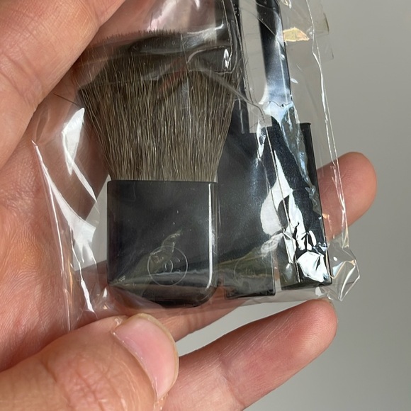 Chanel Travel Makeup Brushes nwt - Picture 3 of 3